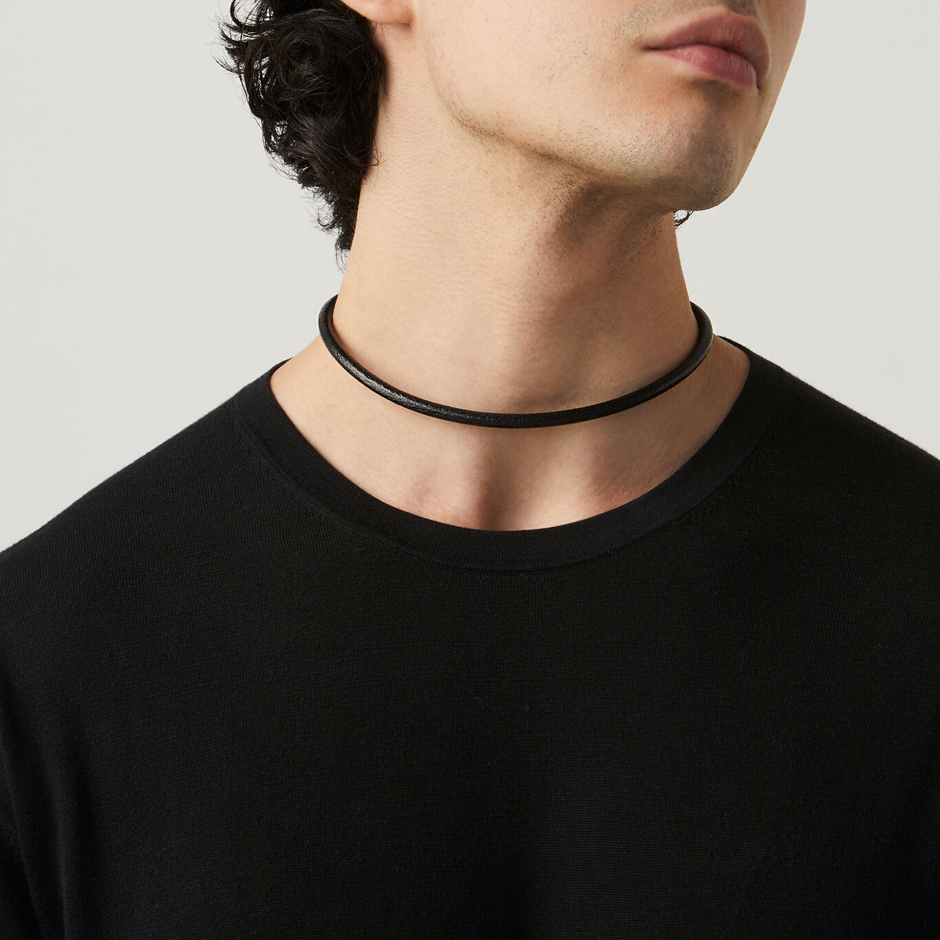 Leather Bracelet/Necklace, Bracelet/Necklace in Sterling Silver and black leather_image number 3_Giovanni Raspini