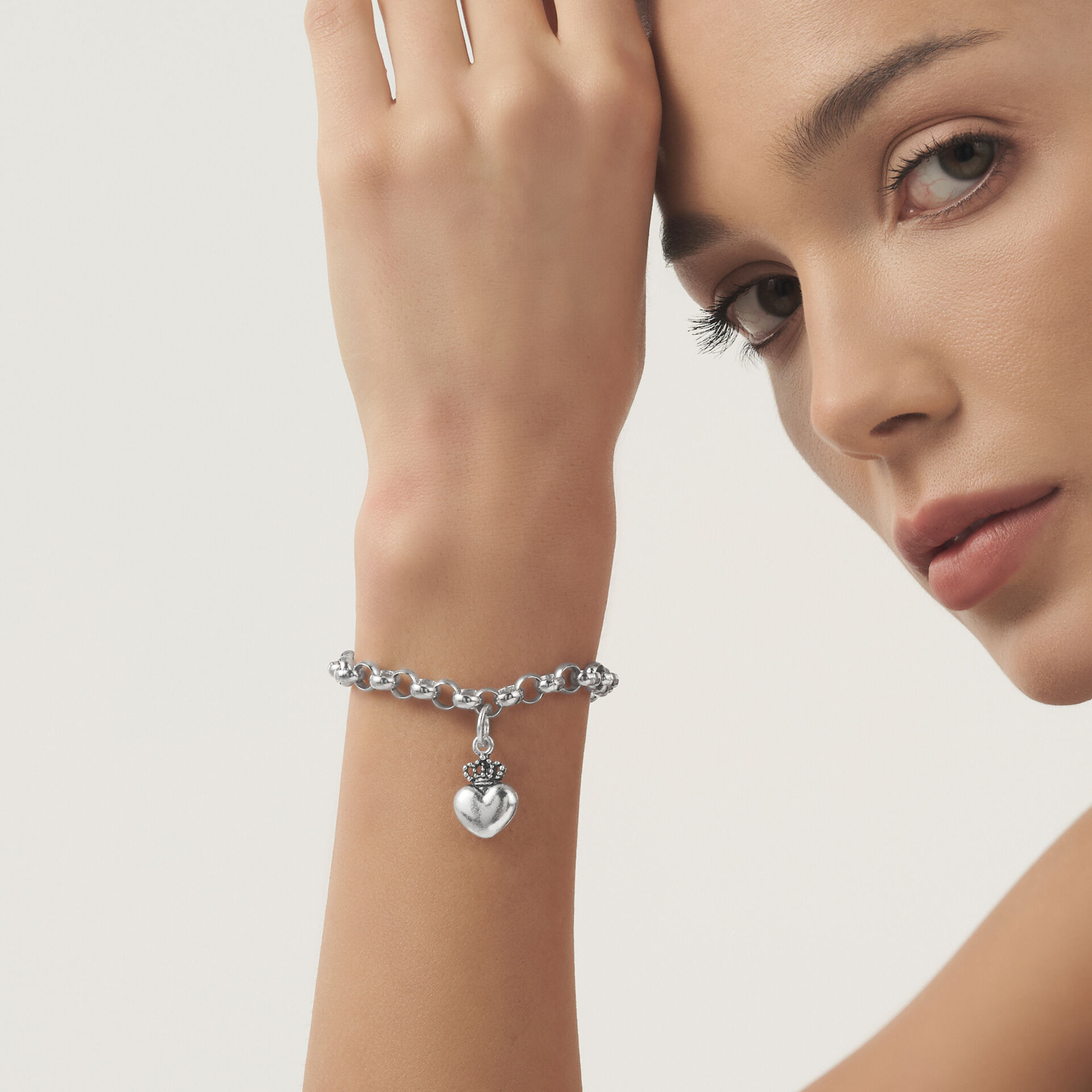 Heart with crown Charm image number 1