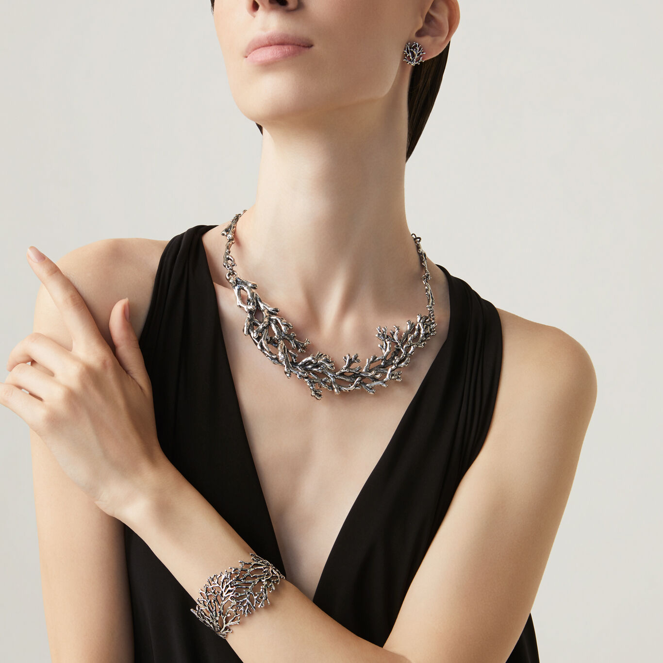 Bracelet Corail, Bracelet rigide en argent massif_image number 2_Giovanni Raspini