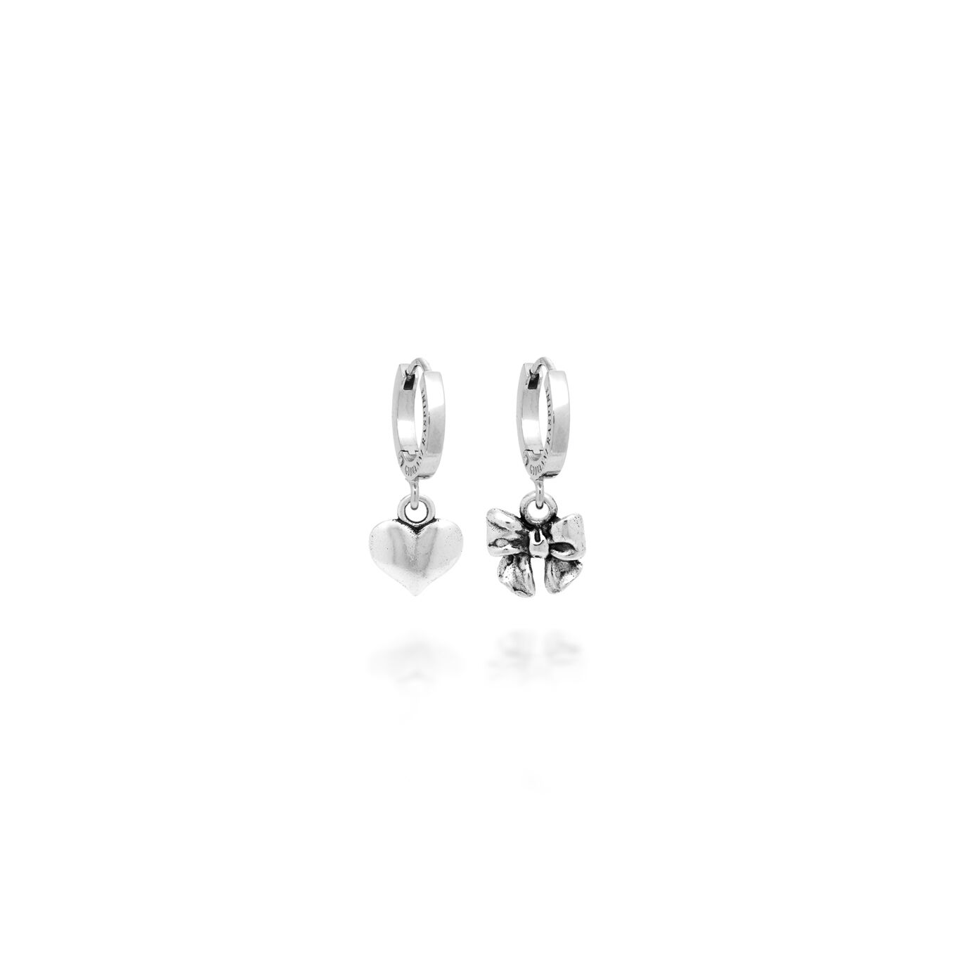 Huggie Earrings Ribbon