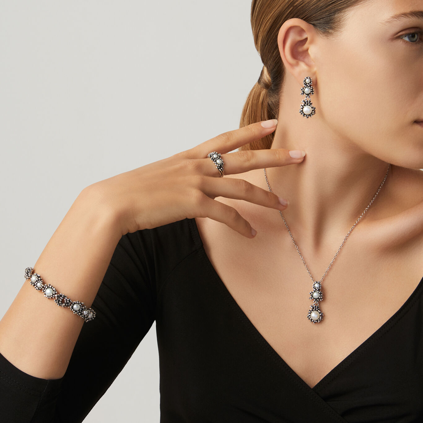 Anemone Small Bracelet, Bracelet in Sterling Silver and natural pearls_image number 2_Giovanni Raspini