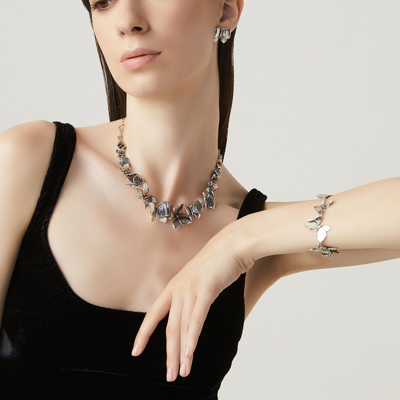 Butterflies Necklace, Necklace in Sterling Silver_image number 2_Giovanni Raspini