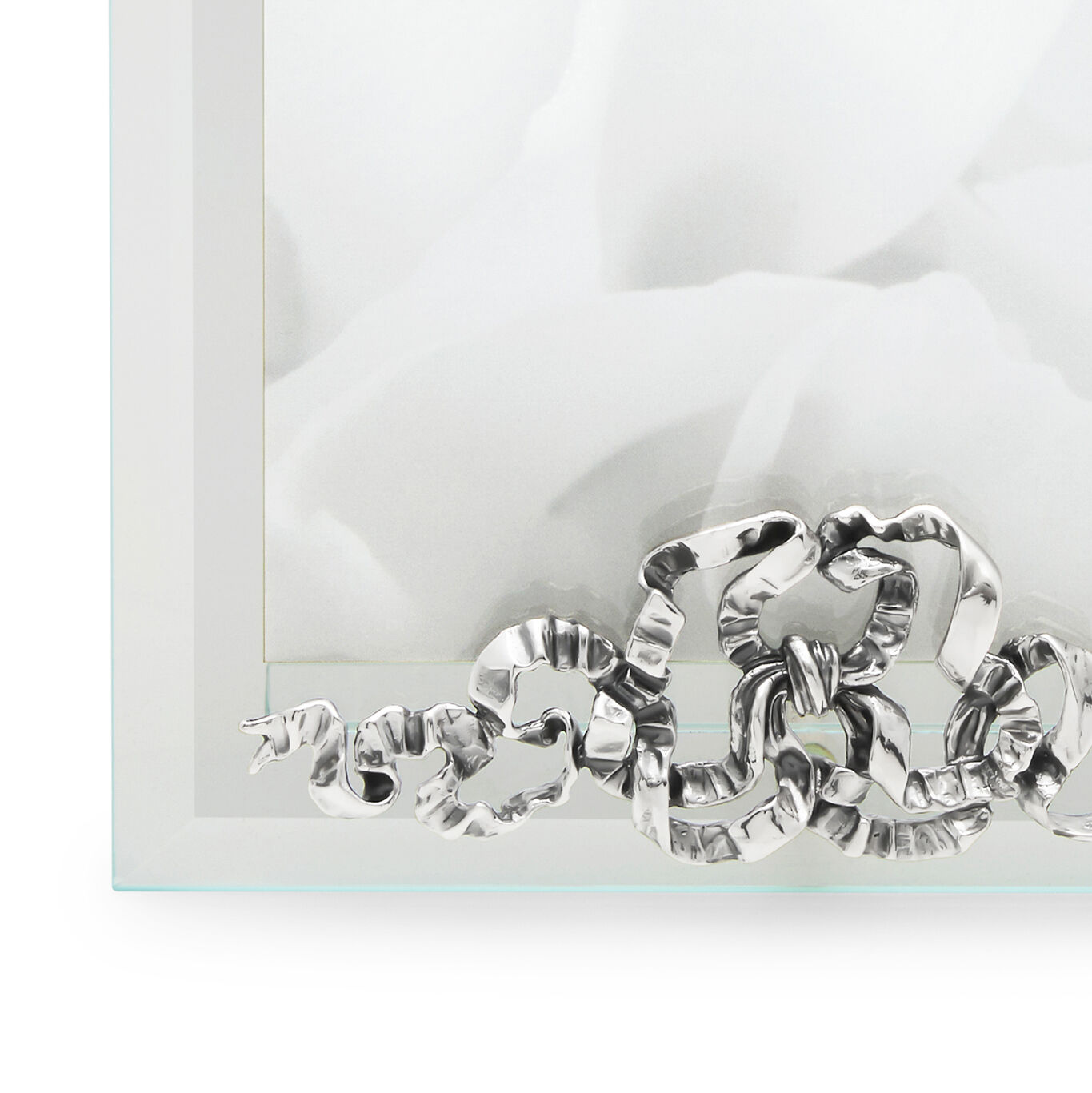 Cadre Encercl&eacute; Lumi&egrave;re N&oelig;ud D&rsquo;Amour, Grand Mod&egrave;le, Cadre en argent et verre biseaut&eacute;_image number 3_Giovanni Raspini