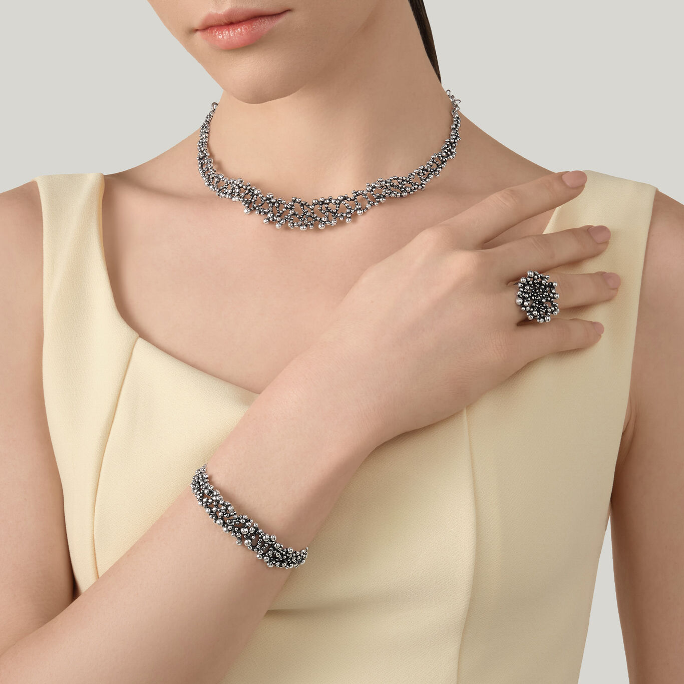 Perlage Necklace, Necklace in Sterling Silver_image number 2_Giovanni Raspini